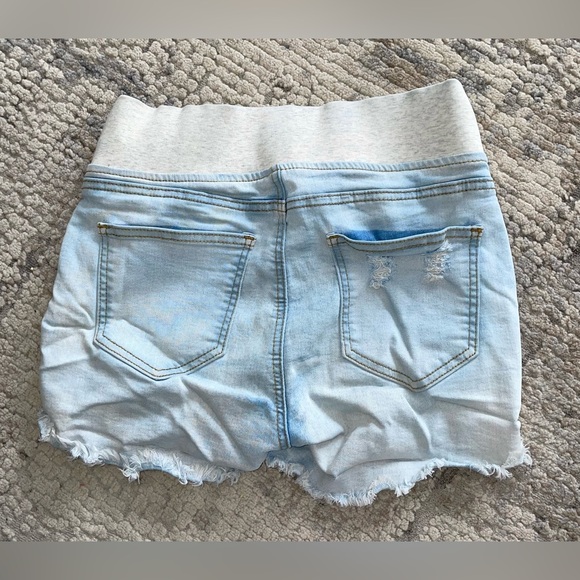 SHEIN maternity shorts - Picture 2 of 3